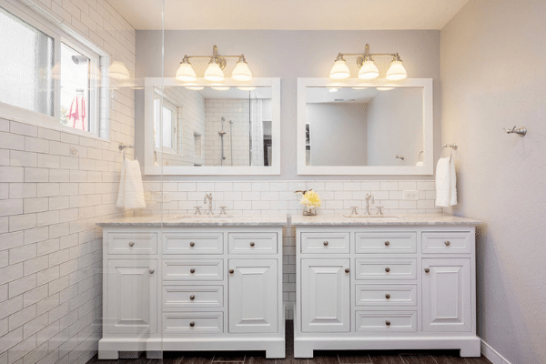 Traditional White Bath with Subway Tile